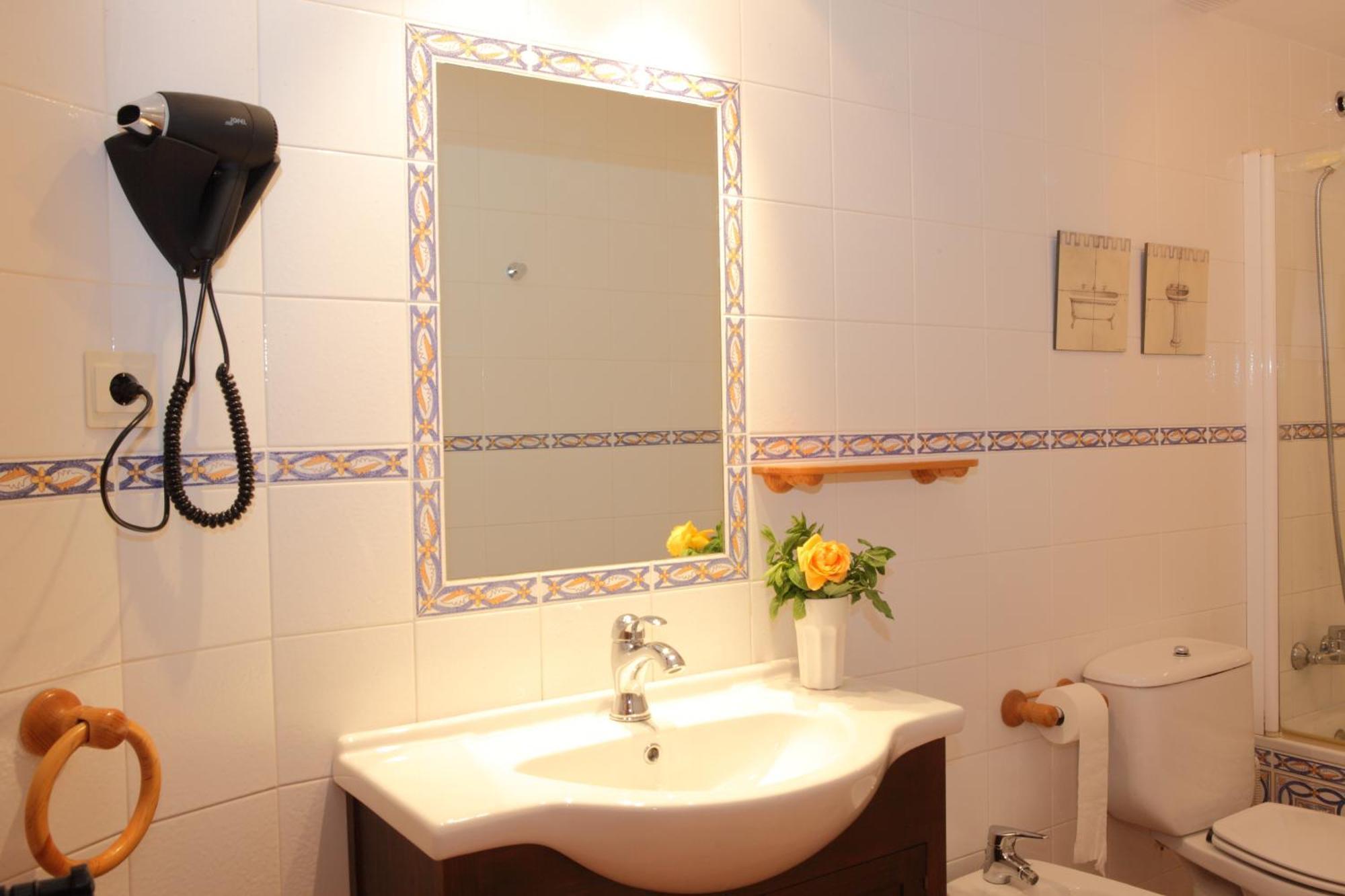 Apartamentos Alba Casa Alquesera Sahun Exteriör bild