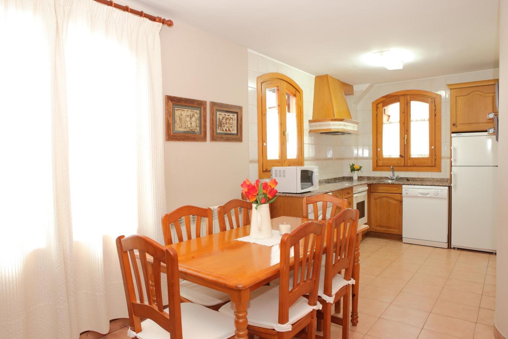 Apartamentos Alba Casa Alquesera Sahun Exteriör bild
