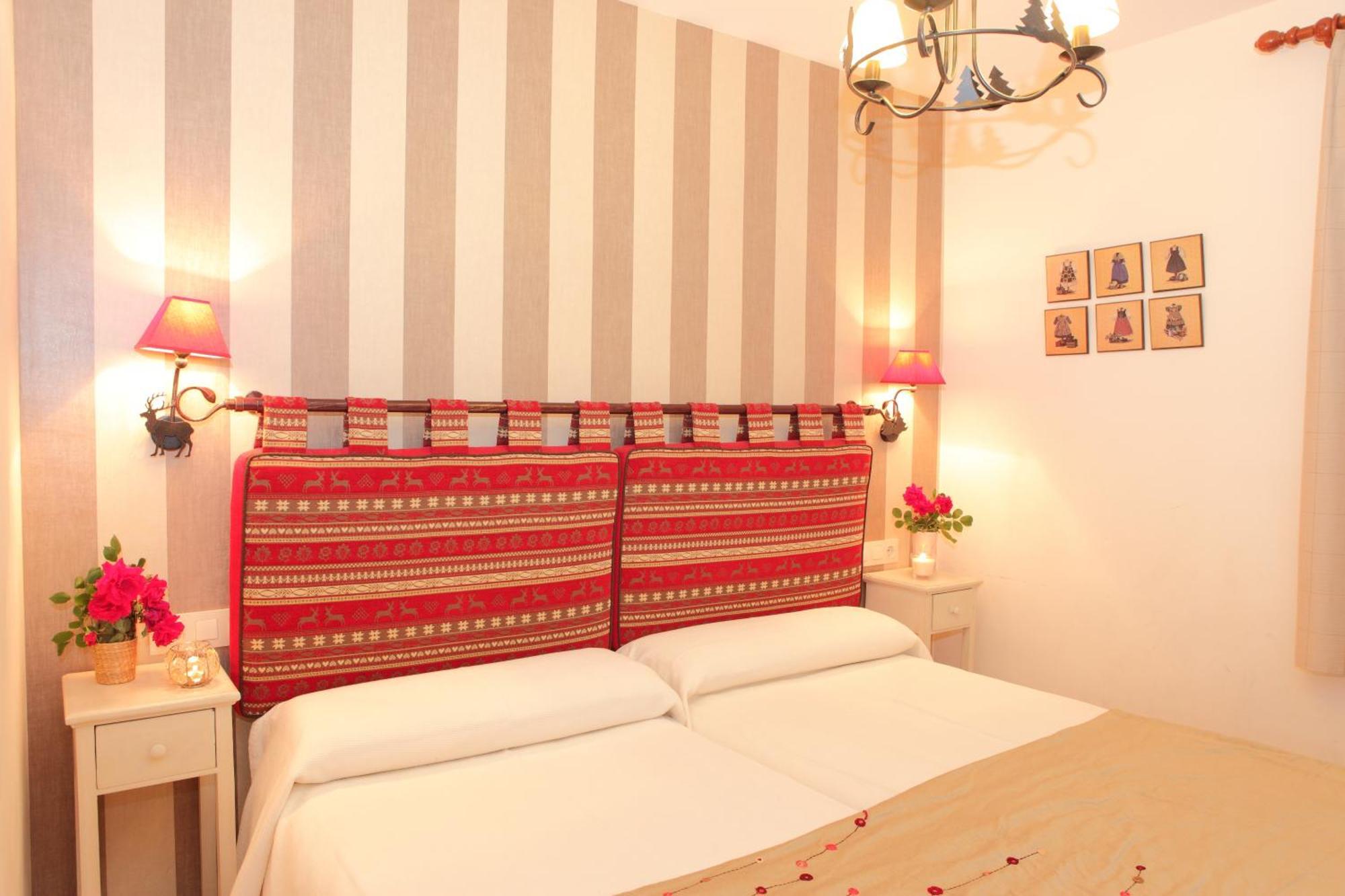 Apartamentos Alba Casa Alquesera Sahun Exteriör bild