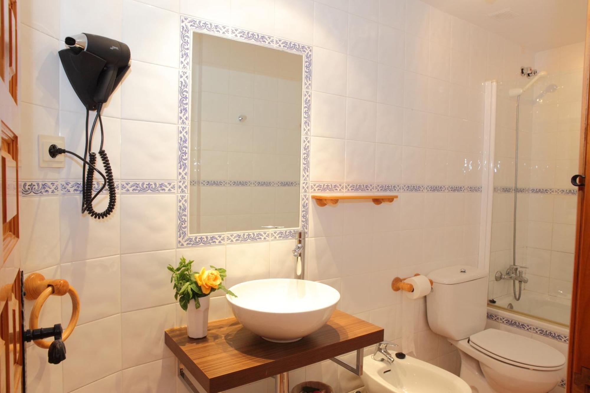 Apartamentos Alba Casa Alquesera Sahun Exteriör bild